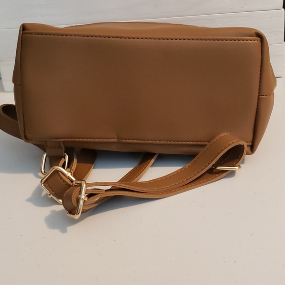 Convertible Backpack - Picture 5 of 7